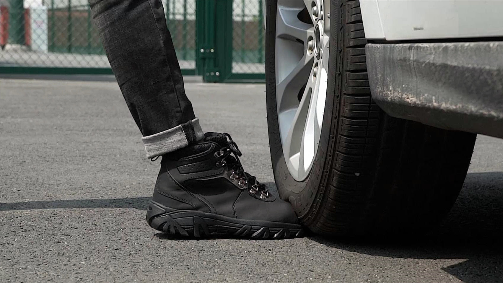 Automotive clearance work boots